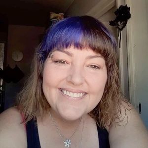 Meet your Posher, Leslie-ann